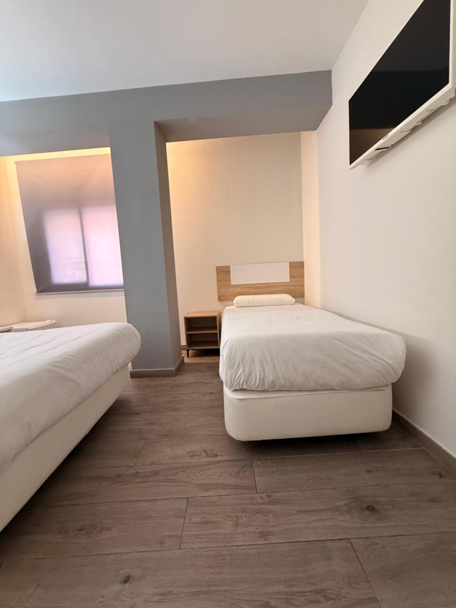 Hostal Letto Dal Mare Valencia Exterior photo